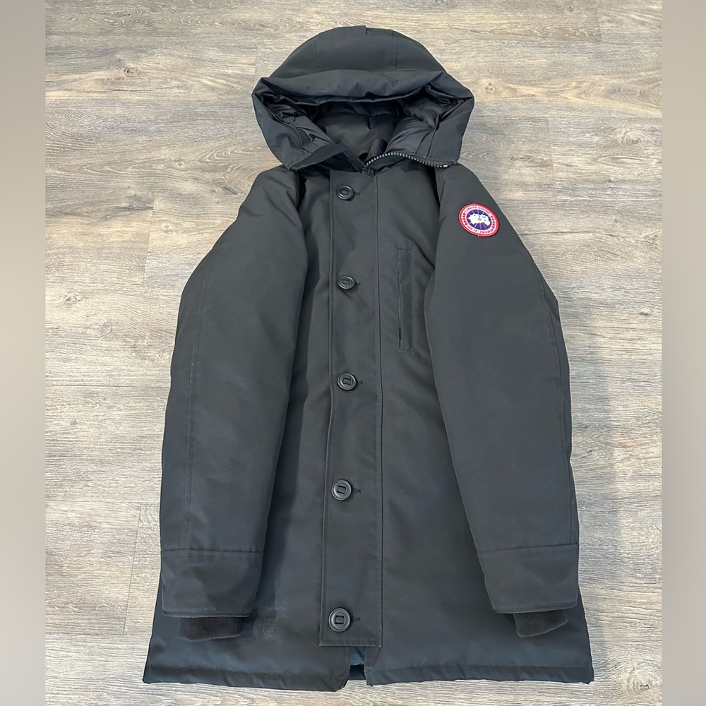 CANADA GOOSE CHATEAU PARKA—LIKE NEW